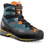 trekking shoes