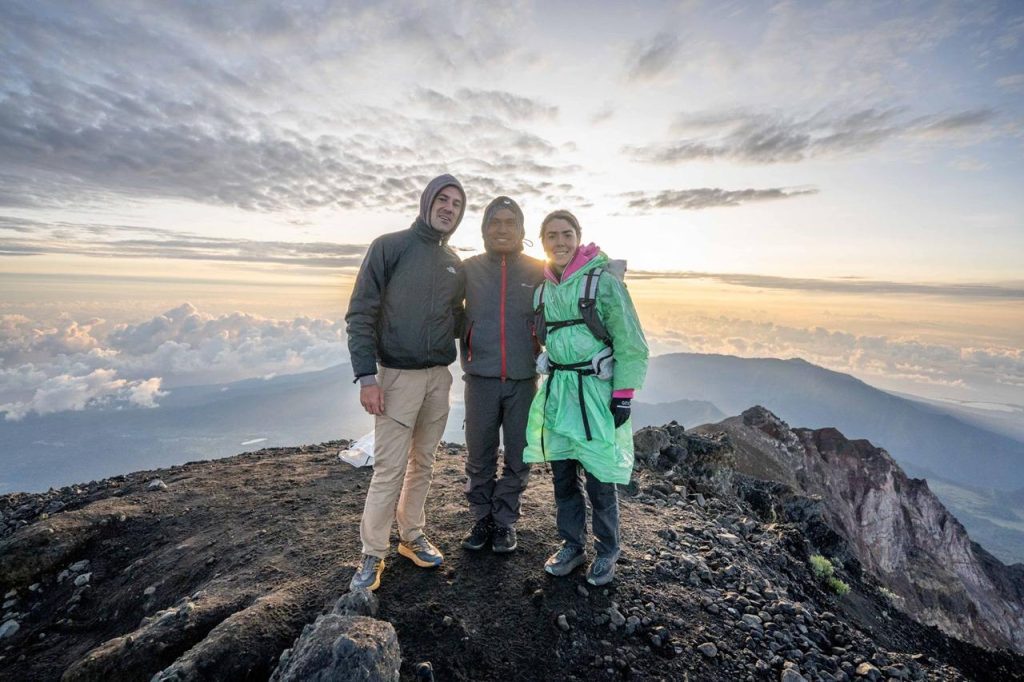 trekking rinjani lombok volcano